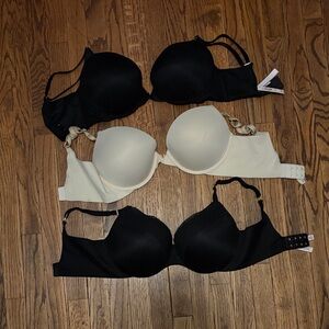 Victoria's Secret Black and Cream Bra Set of 3 bras size 32DDD